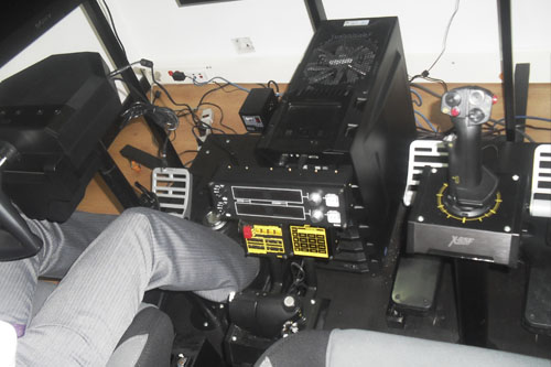 Soporte para simulador de entrenamiento de pilotos